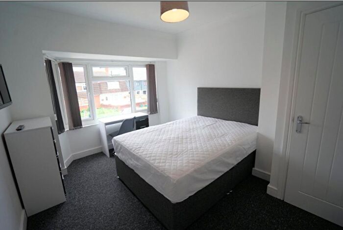 6 Bedroom Semi Detached House To Rent In Rodney Crescent, Filton, Bristol, BS34