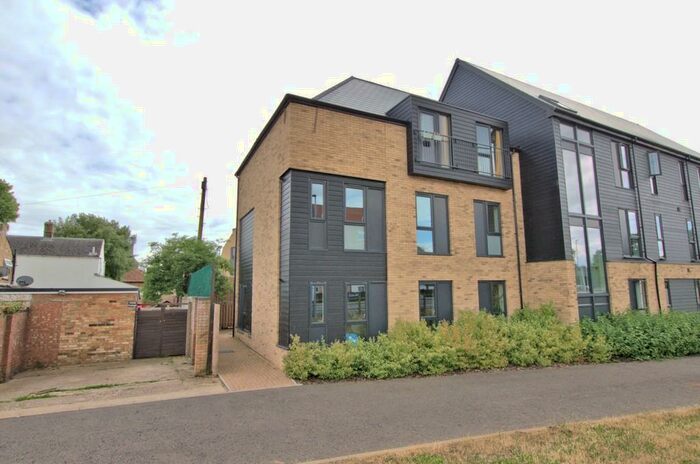 2 Bedroom Apartment To Rent In Drovers Place, Huntingdon, PE29