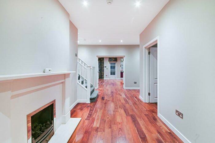 5 Bedroom Terraced House To Rent In Bancroft Avenue, East Finchley, N2