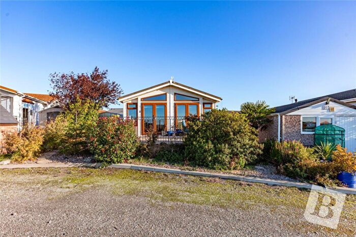 2 Bedroom Park Home For Sale In Palm Court, Hayes Country Park, Battlesbridge, Wickford, SS11