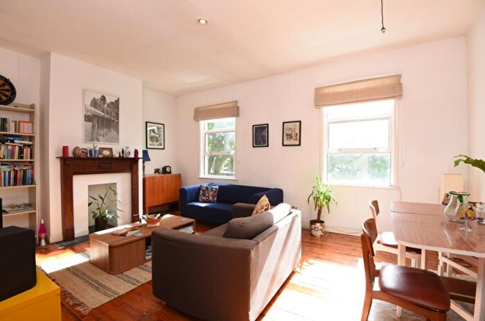 1 Bedroom Flat To Rent In Kings Grove, Peckham, London, SE15