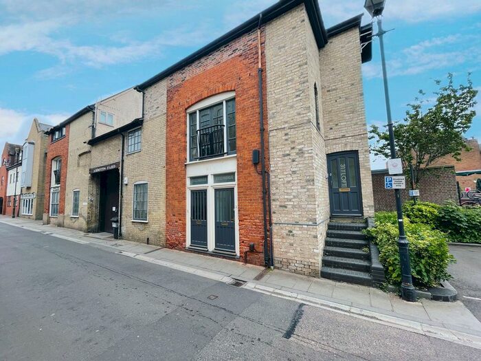 2 Bedroom Flat To Rent In Upper King Street, Royston, SG8