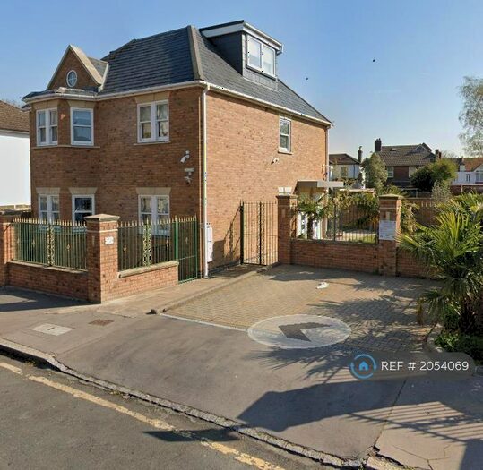 3 Bedroom Flat To Rent In Nicholson Road, Croydon, CR0