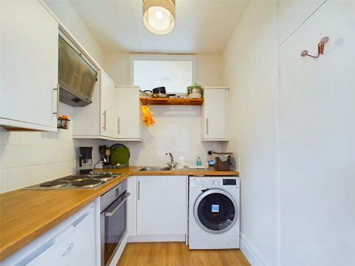1 Bedroom Apartment For Sale In Parkwood Road, Bournemouth, Dorset, BH5