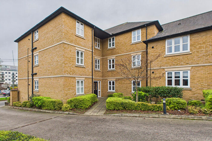 2 Bedroom Apartment For Sale In Andersons Croft, Cotterells, HP1