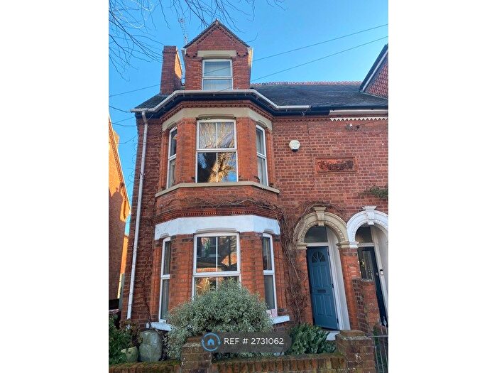 4 Bedroom Semi Detached House To Rent In Wantage Road, Reading, RG30