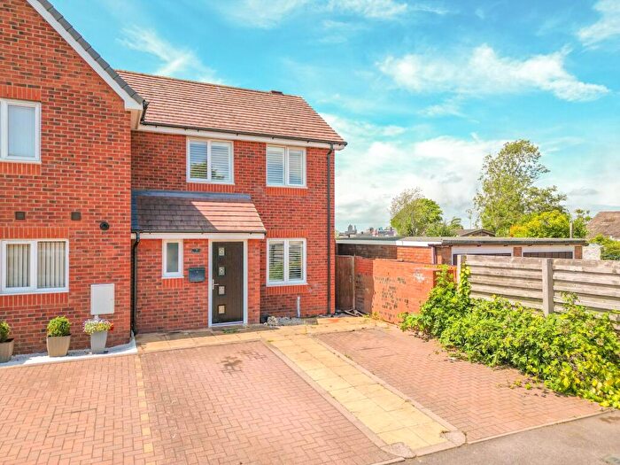 2 Bedroom Semi Detached House To Rent In Church Road, Nuneaton, CV10