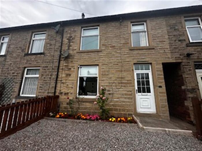3 Bedroom Terraced House For Sale In Rawthorpe Lane, Huddersfield, HD5