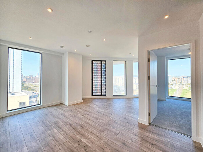 2 Bedroom Flat To Rent In Victoria House, Great Ascots Street, Manchester, M4