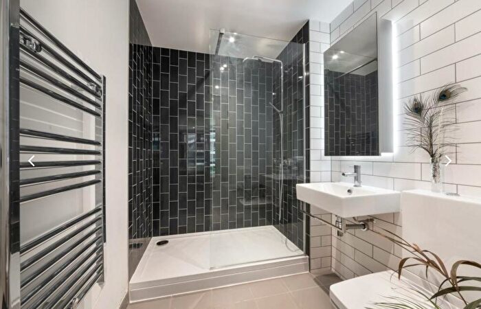 2 Bedroom Flat For Sale In Bonnet Street, London, E16