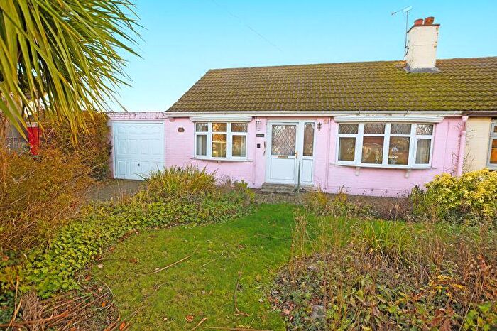 2 Bedroom Bungalow For Sale In Barham Close, Maidstone, ME15