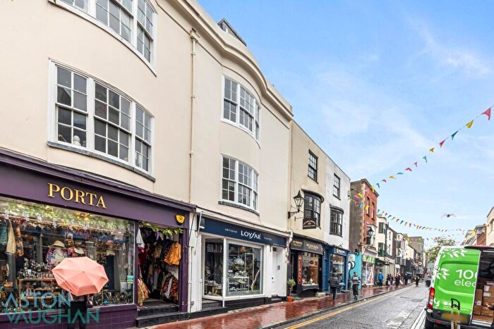 2 Bedroom Maisonette To Rent In Bond Street, Brighton, BN1