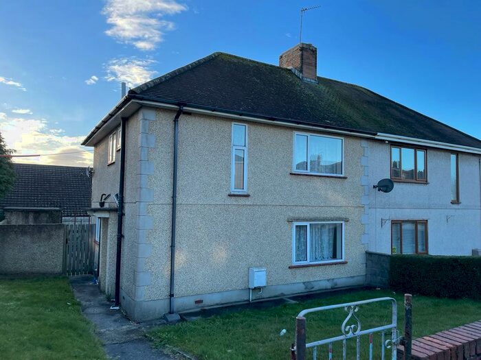 3 Bedroom House To Rent In Brynsierfel, Llwynhendy, Llanelli., SA14