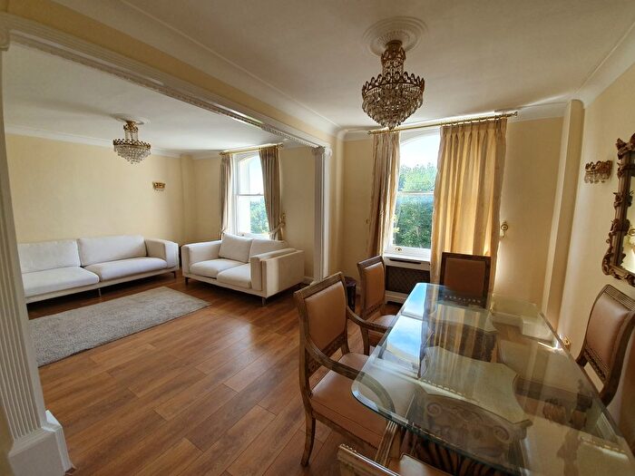 2 Bedroom Flat To Rent In Hamilton Terrace, London, NW8