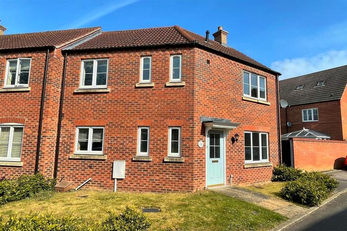 3 Bedroom Semi-Detached House To Rent In Hawk Crescent, Bourne, PE10