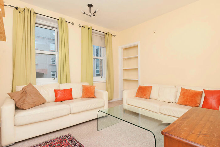 2 Bedroom Flat To Rent In Richmond Place Newington, EH8