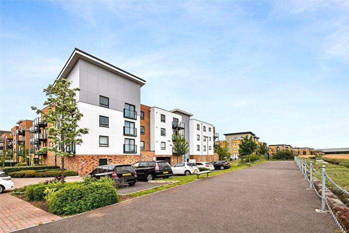 2 Bedroom Flat For Sale In Creek Mill Way, Dartford, Kent, DA1