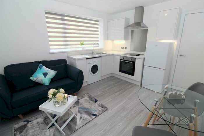 1 Bedroom Flat To Rent In Connaught Road, Roath, Cardiff, CF24