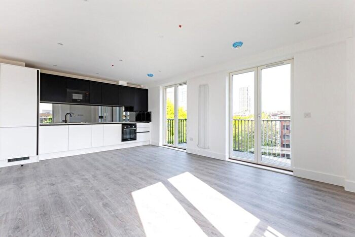 1 Bedroom Apartment To Rent In Sidney Street, Whitechapel, London, E1