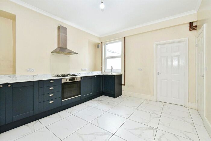 3 Bedroom End Of Terrace House For Sale In Pantyffynnon Road, Ammanford, Carmarthenshire, SA18