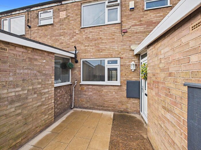 3 Bedroom Terraced House For Sale In Ilchester Close, Bransholme, Hull, HU7