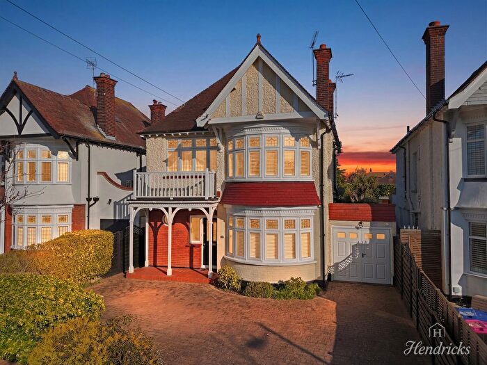 4 Bedroom Detached House For Sale In The Broadway, Southend-On-Sea, SS1