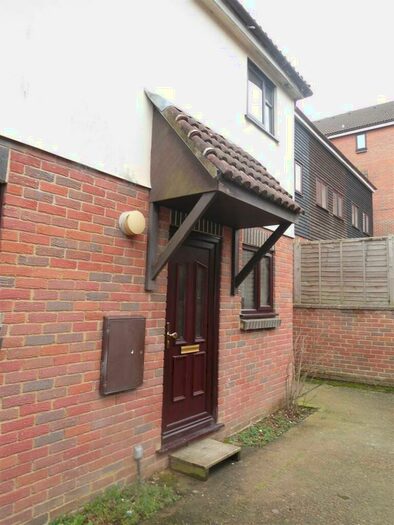 2 Bedroom End Of Terrace House To Rent In Peacock Mews, Maidstone, ME16