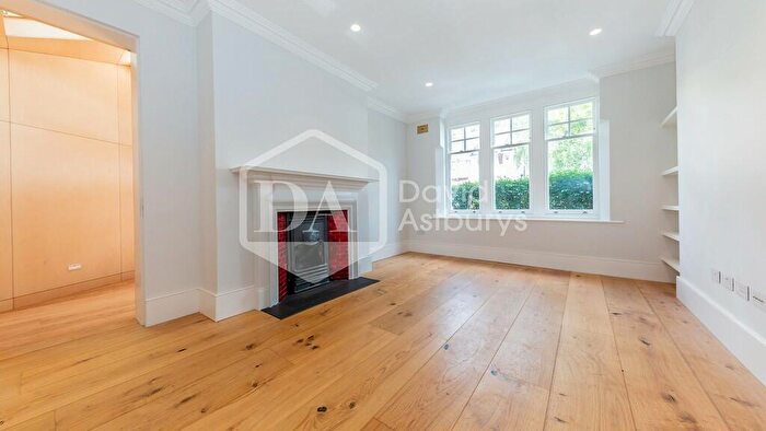 4 Bedroom Cottage To Rent In Western Road, Fortis Green, N2