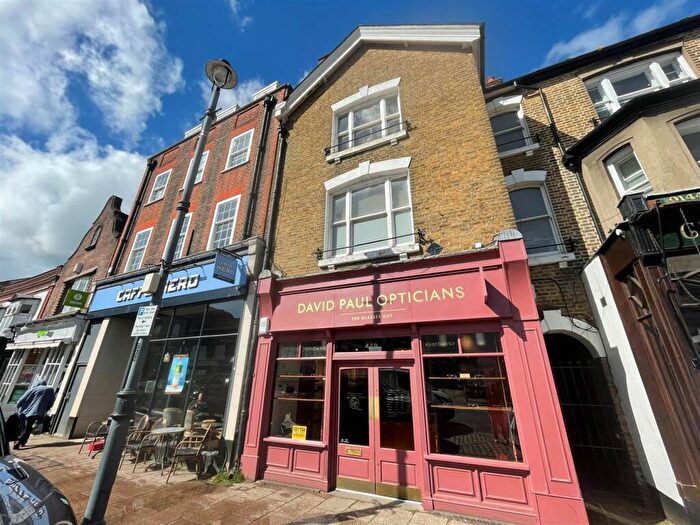 1 Bedroom Apartment To Rent In High Street, Berkhamsted, HP4