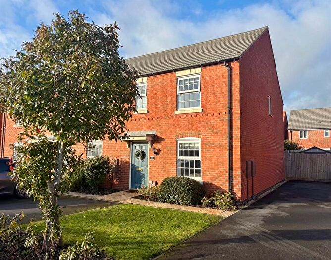 3 Bedroom End Of Terrace House For Sale In Budle Avenue, Stenson Fields, Derby, DE24