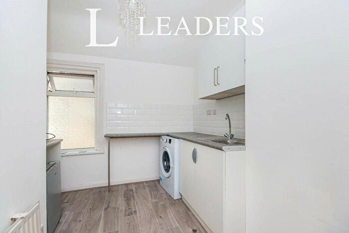 Studio To Rent In Grosvenor Road, PE25