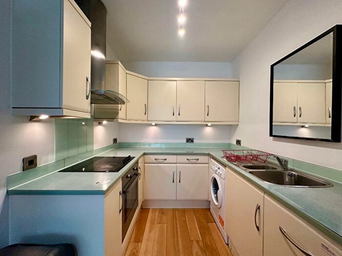 2 Bedroom Flat To Rent In Clock Tower Apartments, Queens Road, Brighton, BN1
