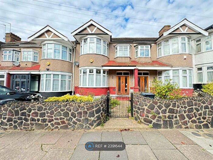 3 Bedroom Terraced House To Rent In Fowey Avenue, Ilford, IG4