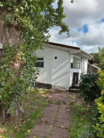 1 Bedroom Mobile/park Home For Sale In Trailer Park, Crays Hill, Billericay, CM11