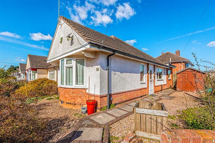 2 Bedroom Semi-Detached Bungalow For Sale In Foxhunter Drive, Oadby, Leicester, LE2