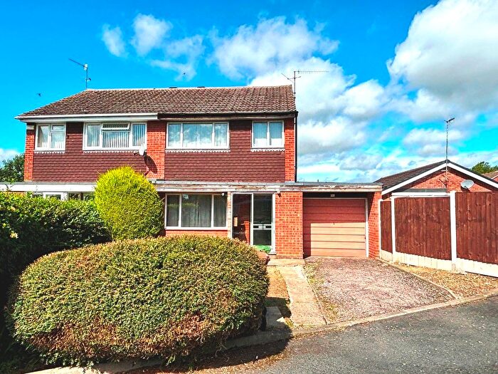 3 Bedroom Semi Detached House For Sale In Almond Close, Evesham, WR11