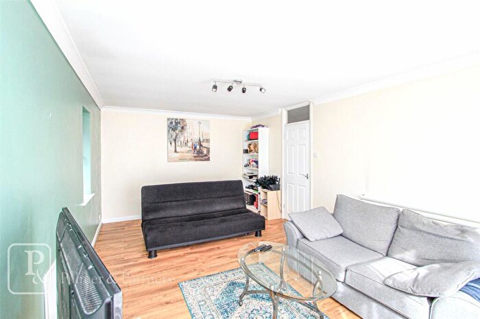 2 Bedroom Bungalow For Sale In Dupont Close, Clacton-on-Sea, Essex, CO16