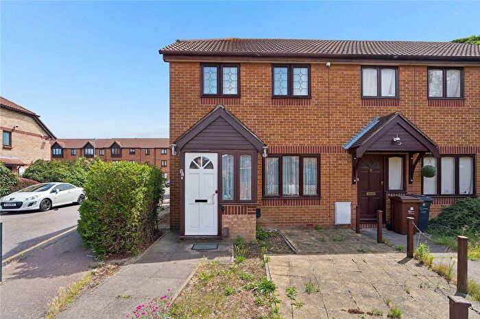 3 Bedroom End Of Terrace House For Sale In Spring Close, Dagenham, RM8