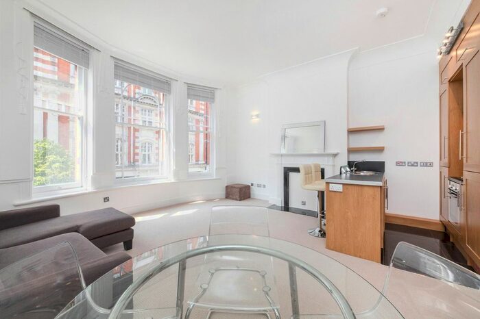 1 Bedroom Flat To Rent In Great Portland Street, Fitzrovia, London, W1W