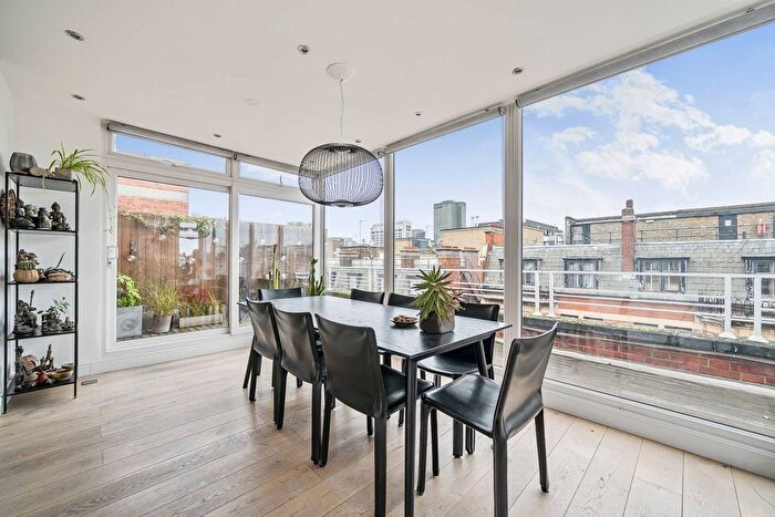 2 Bedroom Flat To Rent In Hallam Court, Mayfair, London, W1W