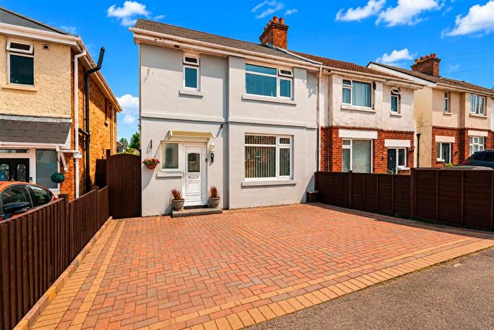 3 Bedroom Semi Detached House For Sale In Cranbrook Road, Poole, BH12