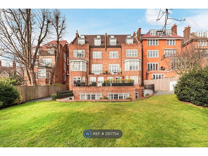 3 Bedroom Flat To Rent In Lyndhurst Road, Hampstead, NW3