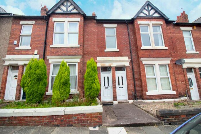 2 Bedroom Flat To Rent In Sandringham Road, South Gosforth, Newcastle Upon Tyne, NE3