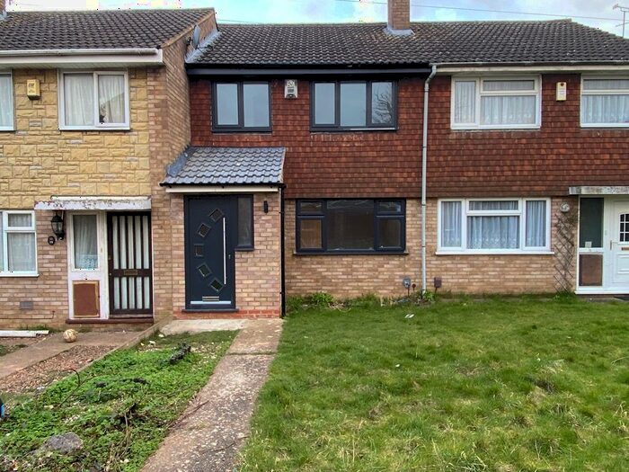 4 Bedroom Terraced House To Rent In Hebden Close, Luton, LU4