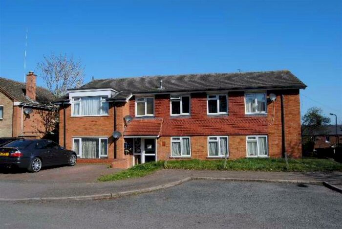 1 Bedroom Flat To Rent In Garrard Way, Wheathampstead, AL4