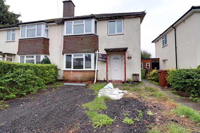 3 Bedroom Semi-Detached House For Sale In Broughton Close, Stafford, ST16