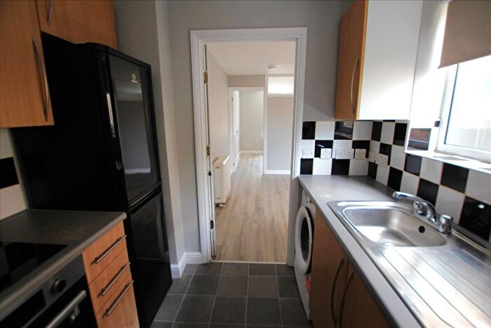 2 Bedroom Flat To Rent In Gloucester Road, Edmonton, London, N18