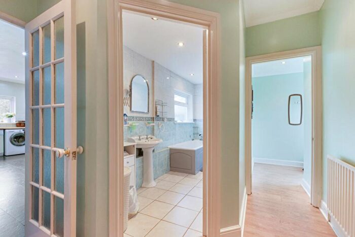 2 Bedroom Semi-Detached Bungalow For Sale In Blendon Road, Bexley, DA5