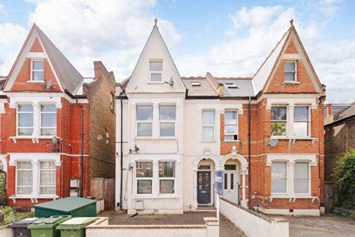 2 Bedroom Flat To Rent In Rosendale Road London, SE21