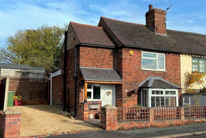 2 Bedroom Semi-Detached House For Sale In Measham Road, Acresford, DE12